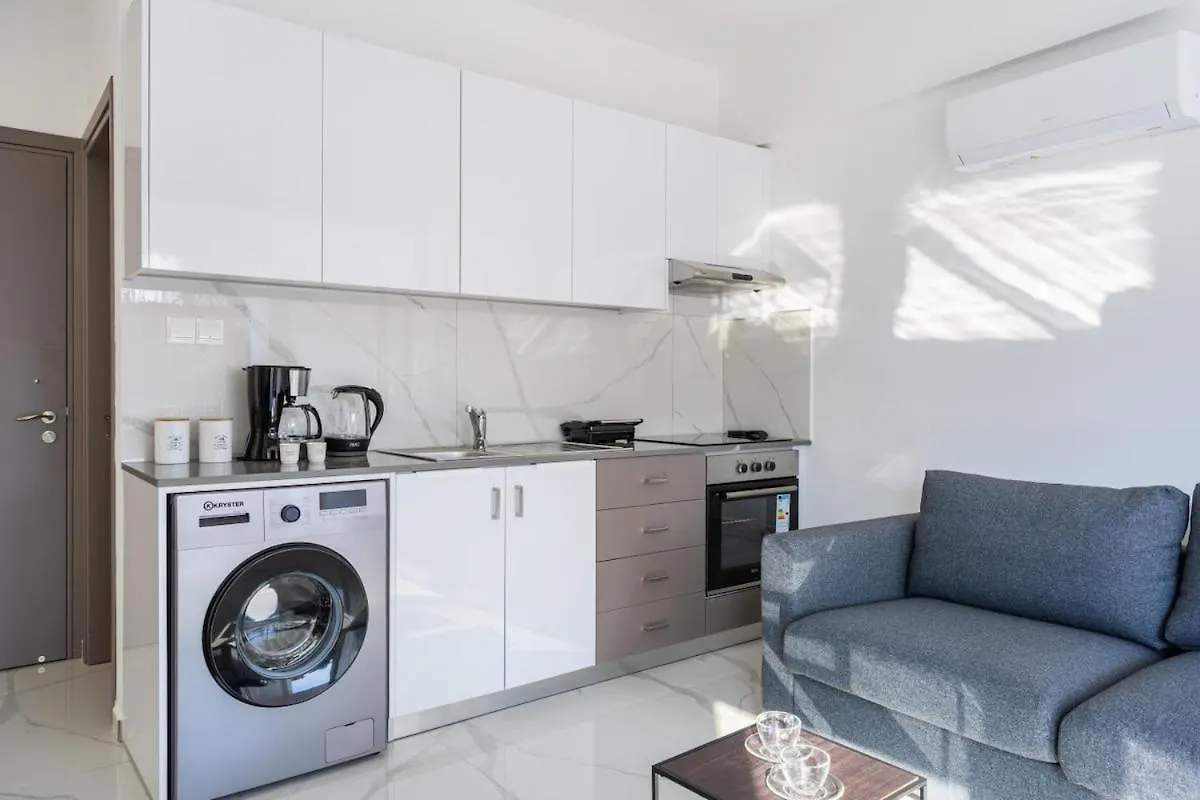 Marble - Cozy Studio W Balcony In Larnaca Cyprus