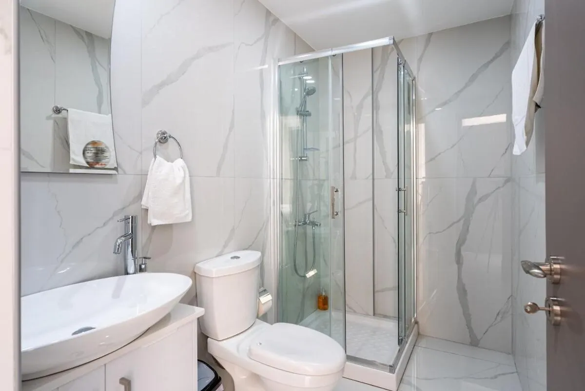 Apartment Marble - Cozy Studio W Balcony In Larnaca