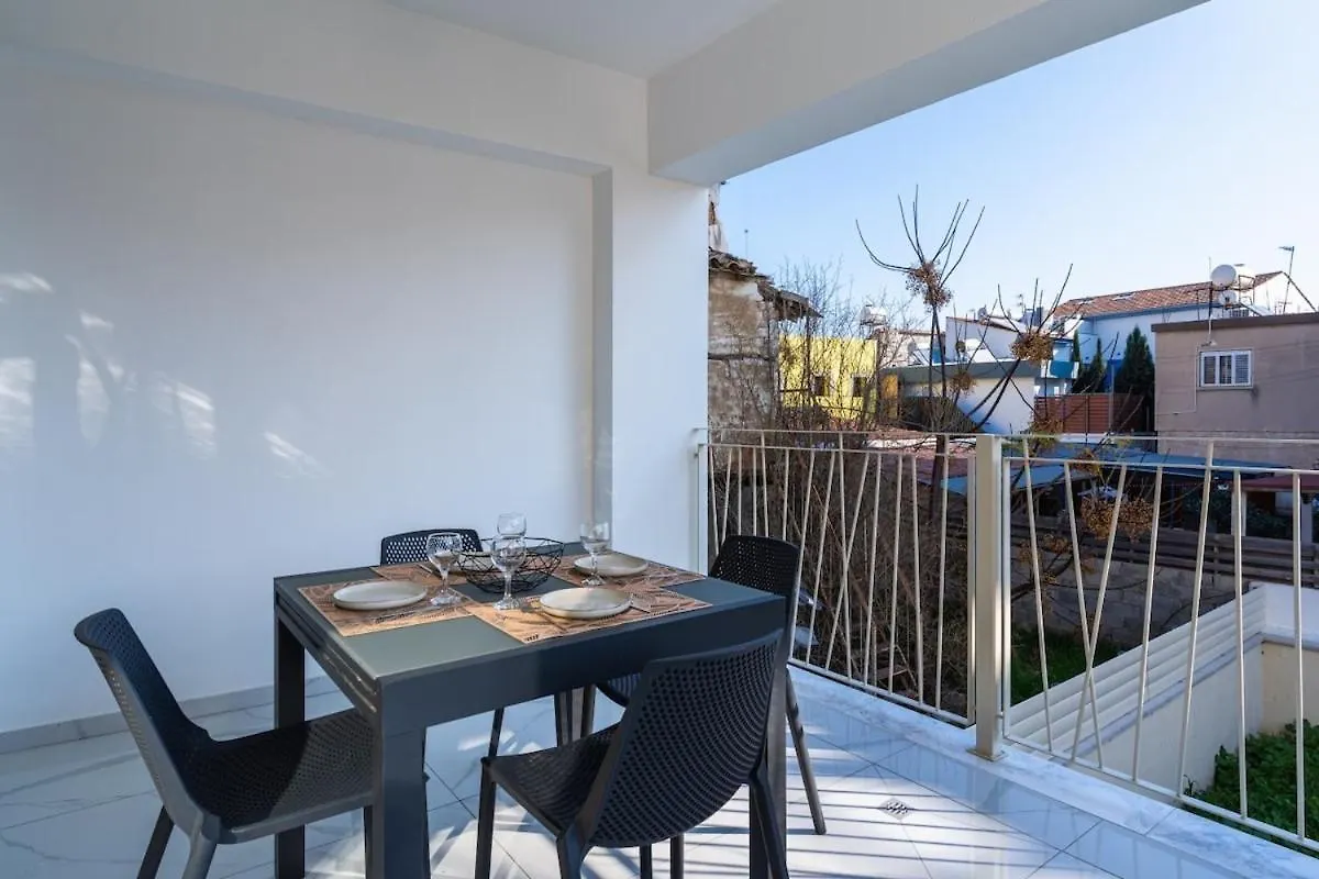 Marble - Cozy Studio W Balcony In Larnaca Apartment