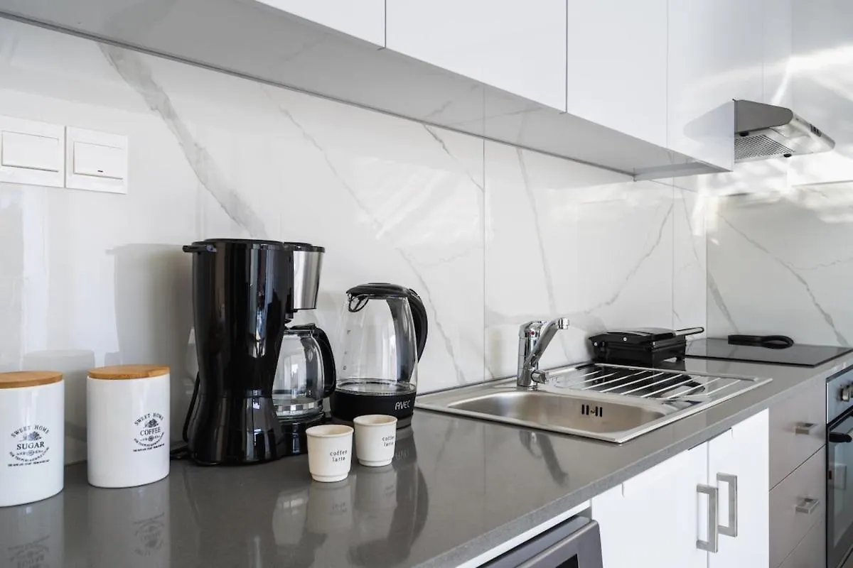 Marble - Cozy Studio W Balcony In Larnaca Apartament