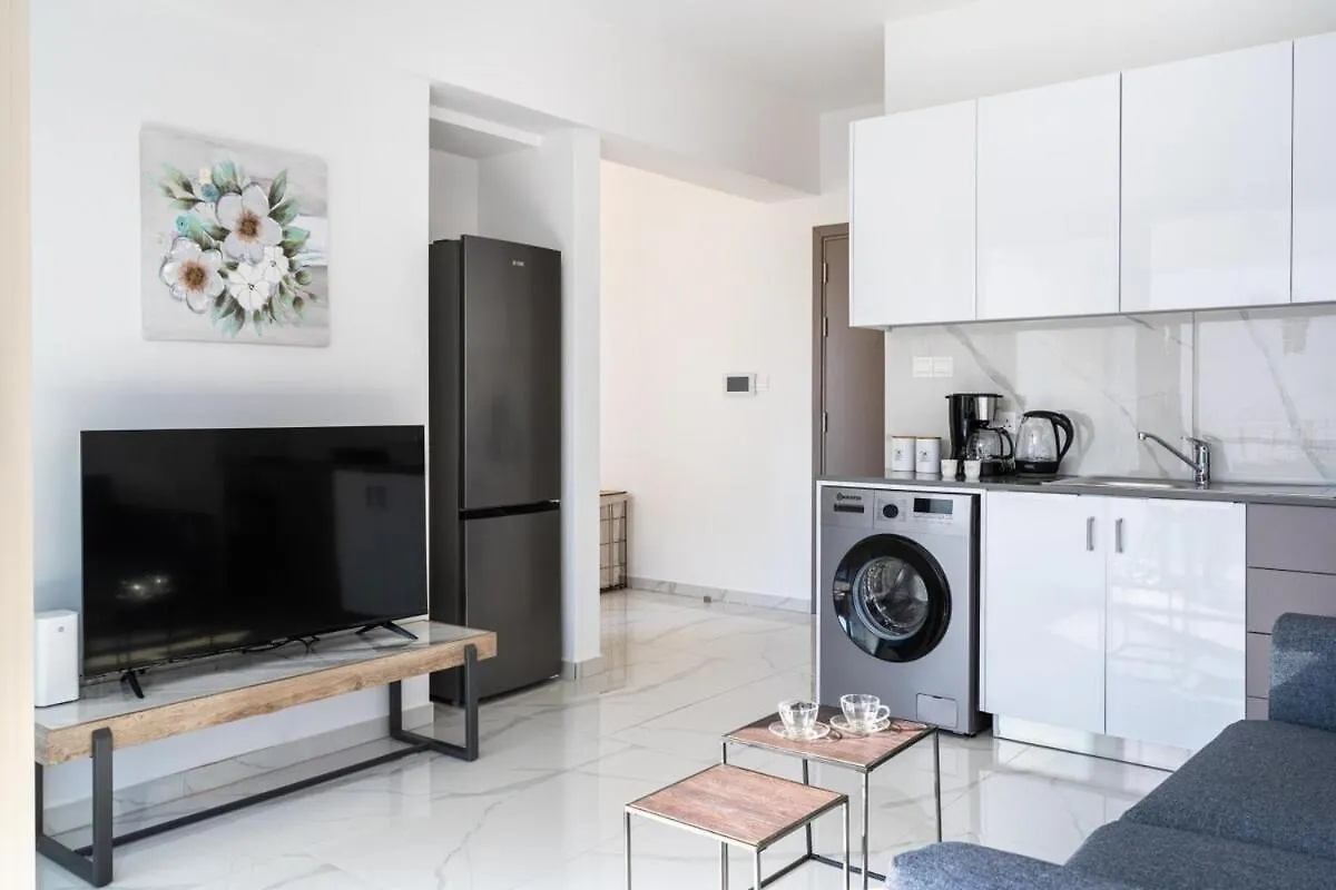 Apartament Marble - Cozy Studio W Balcony In Larnaca